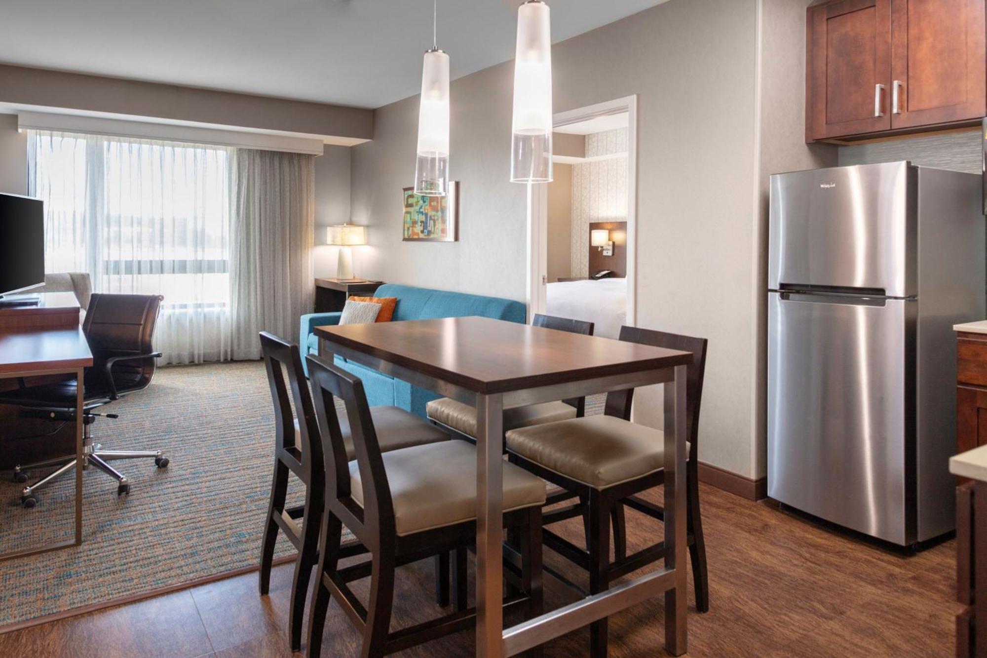 By Marriott Boston Hotel Burlington